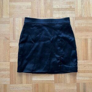 Aritzia Wilfred / Patio Mini Skirt (Satin)